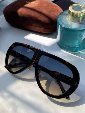 Tom Ford Oversized Tortoise Aviator Sunglasses